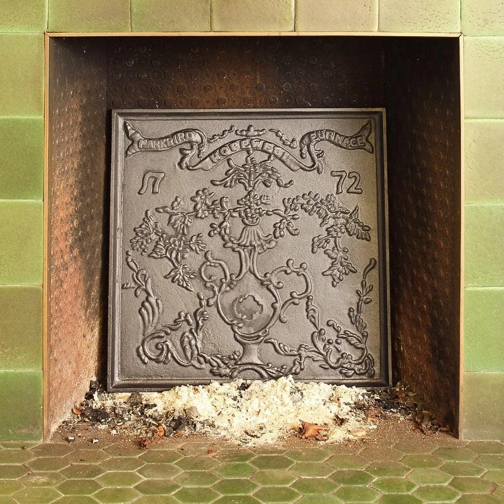 23 In. Tall Black Traditional Cast Iron Hopewell Fireback 3 23 In. Tall Black Traditional Cast Iron Hopewell Fireback - Image 3